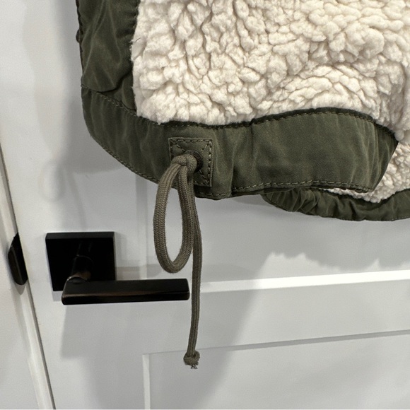 Abercrombie & Fitch Sherpa-Lined Military Parka Size Large - Picture 7 of 11